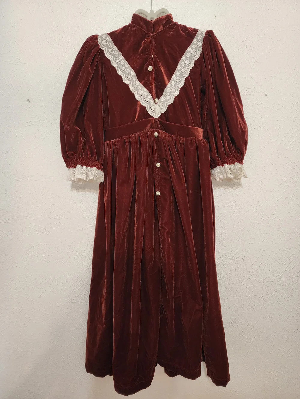 Vintage Style Velvet Maxi Dress with Lace Trim - Rust Color